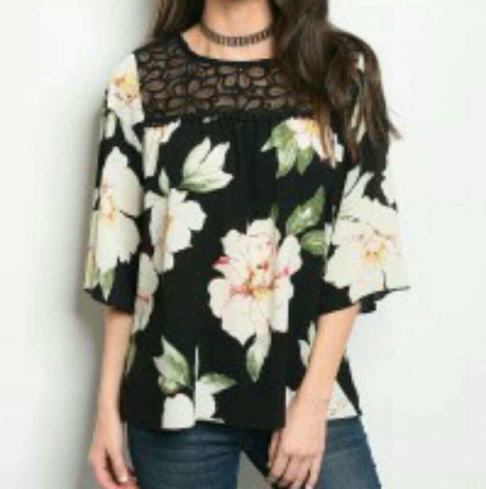🎆Arrived🎆!  Black Floral top